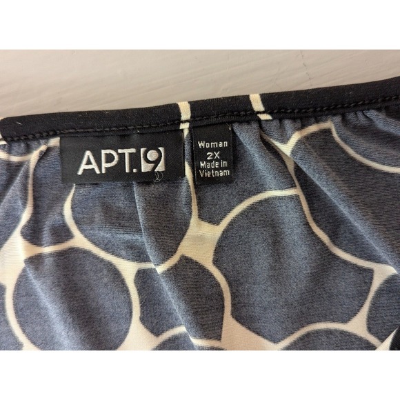 Apt 9 Blouse Womens Black White Geometric Top Cowl Neck Liquid Knit Goth Size 2X - Picture 2 of 9